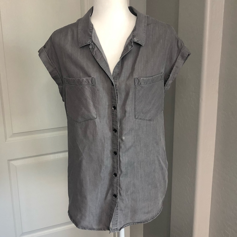Gray Button Down Short Sleeve Blouse